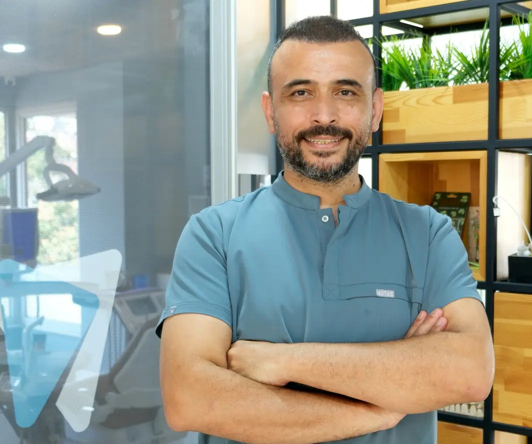 Dt. Onur Tarakçı — DentVita Diş Kliniği Antalya diş hekimi